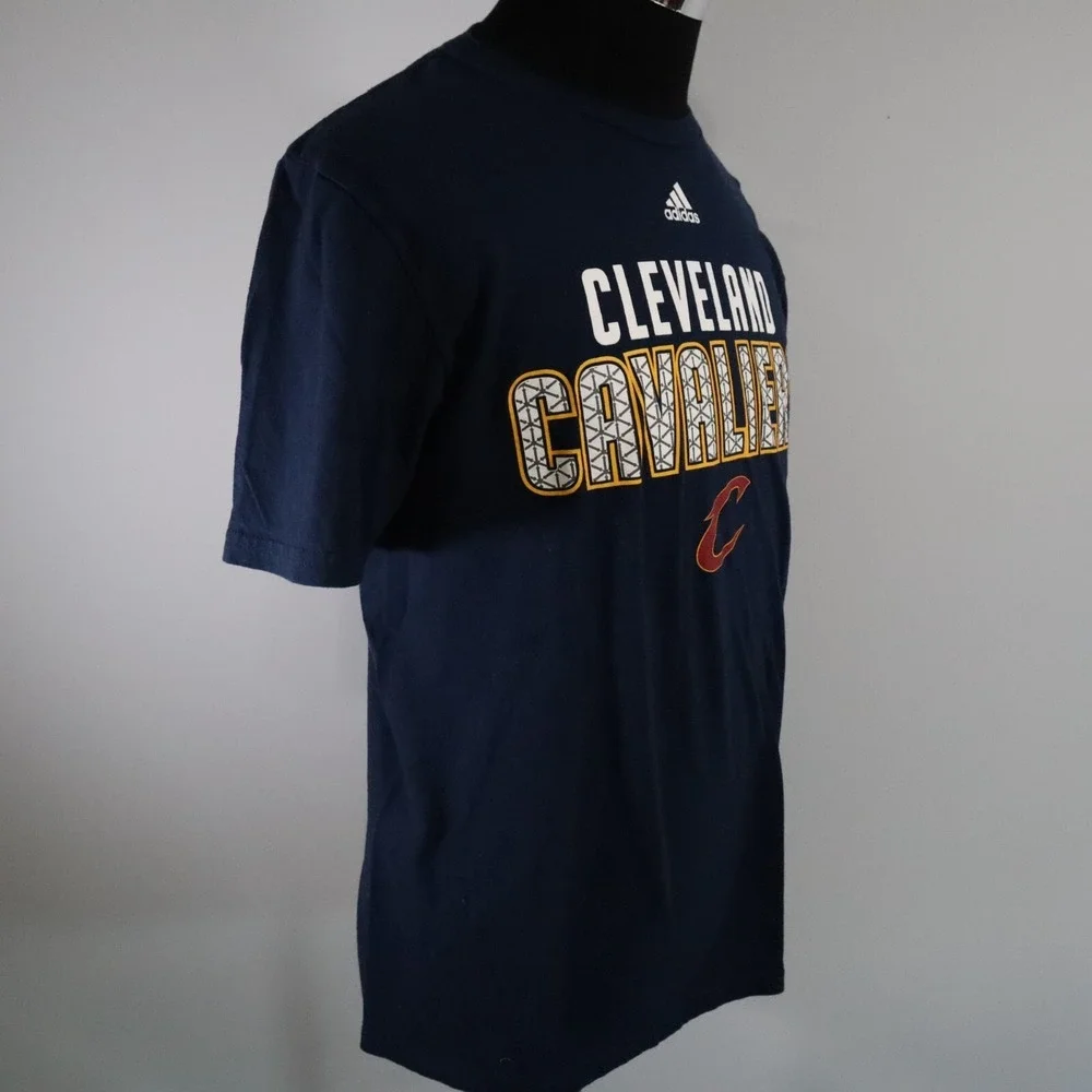 Cleveland Cavaliers T-Shirt Mens Medium Adidas Go-To Tee Crew Neck Short Sleeve‎